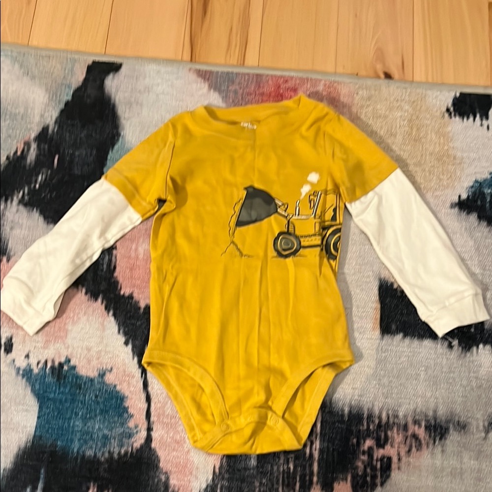 NWOT carters long sleeve bodysuit size 24M